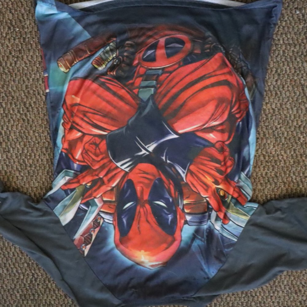 Dead pool t-shirt - Picture 4 of 4